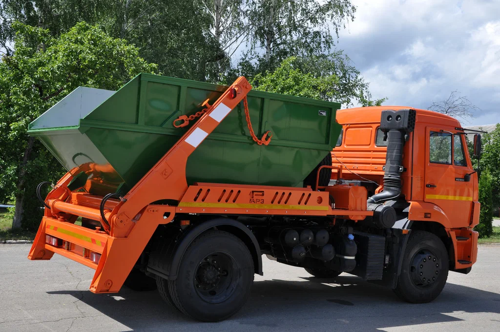 Заказ бункеровоза для вывоза мусора и отходов в Каменске-Шахтинском в октябре