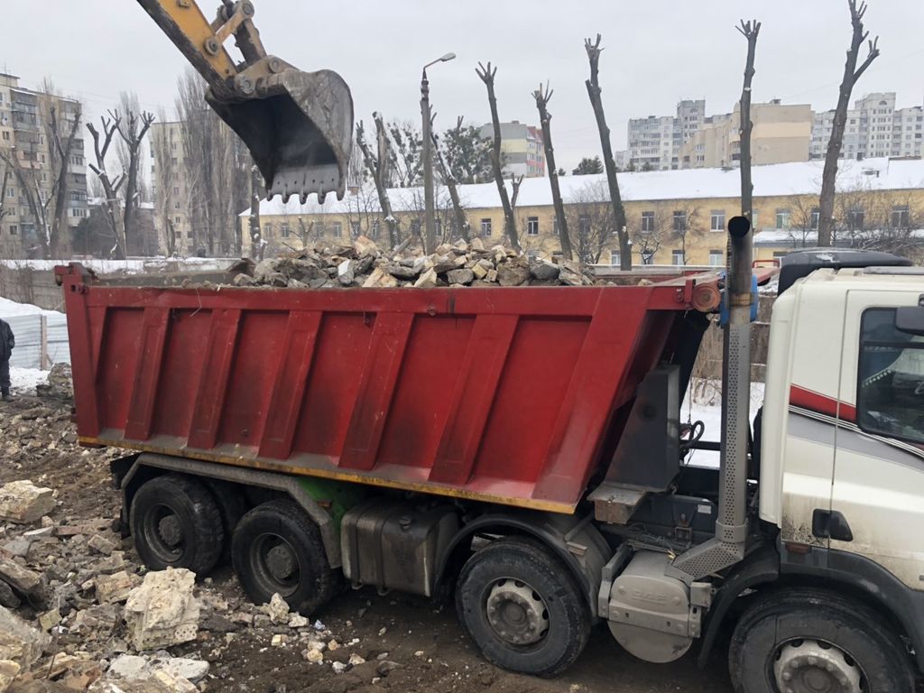 Вывоз мусора Камазом в Каменске-Шахтинском в октябре