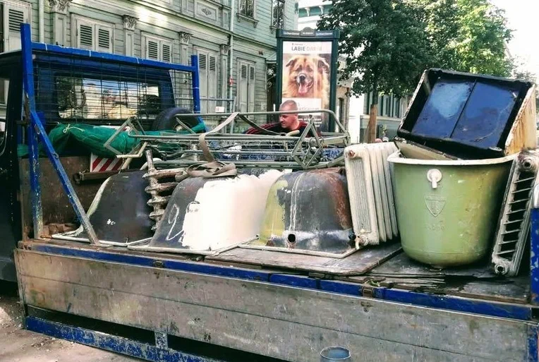 Вывоз старой сантехники в Каменске-Шахтинском от ПроМусор: быстро, недорого от 567 руб., утилизация и грузчики