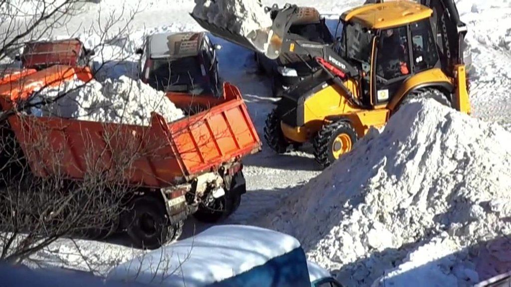 Вывоз снега с погрузкой в Каменске-Шахтинском для организаций и частных лиц в октябре
